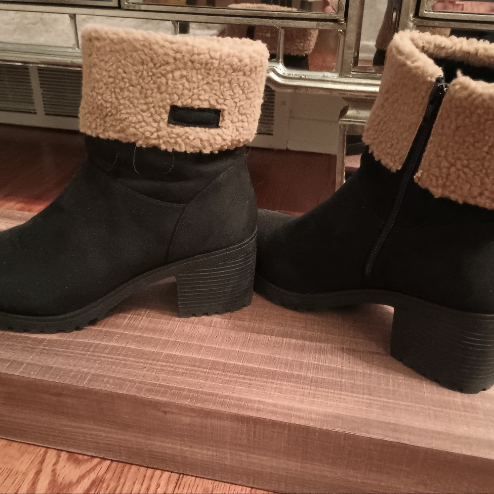 Suede boots